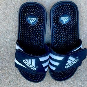 Adidas Slip on Flip-flops Black Adidas Adjustable Size 3